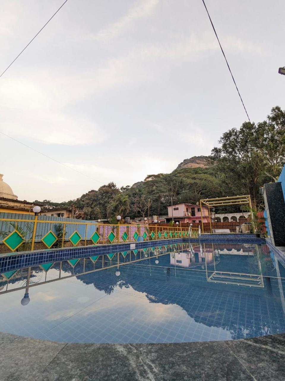 Blue Bell Homestay Lonavla Exterior foto