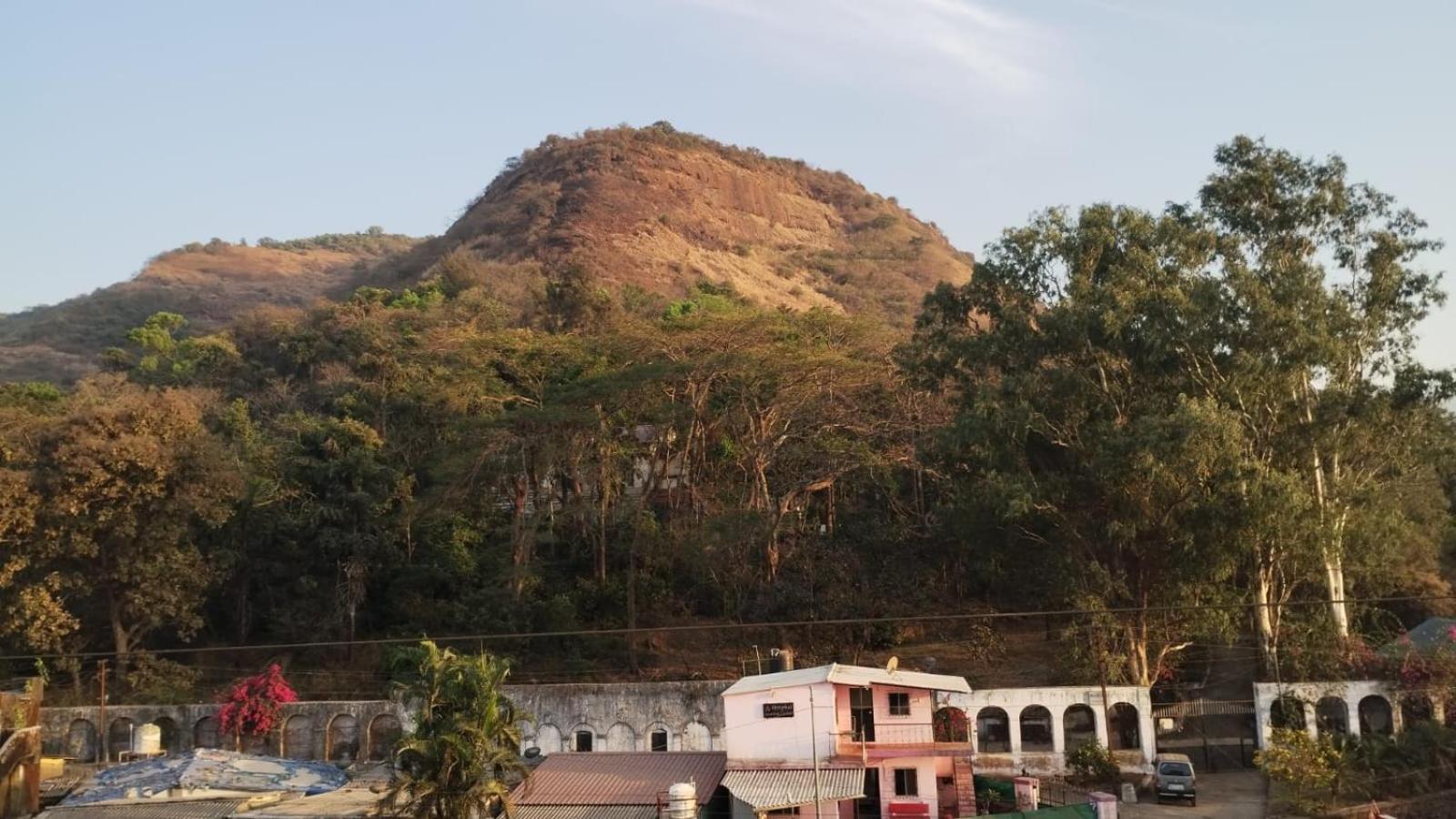 Blue Bell Homestay Lonavla Exterior foto