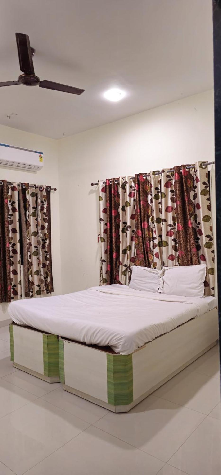 Blue Bell Homestay Lonavla Exterior foto