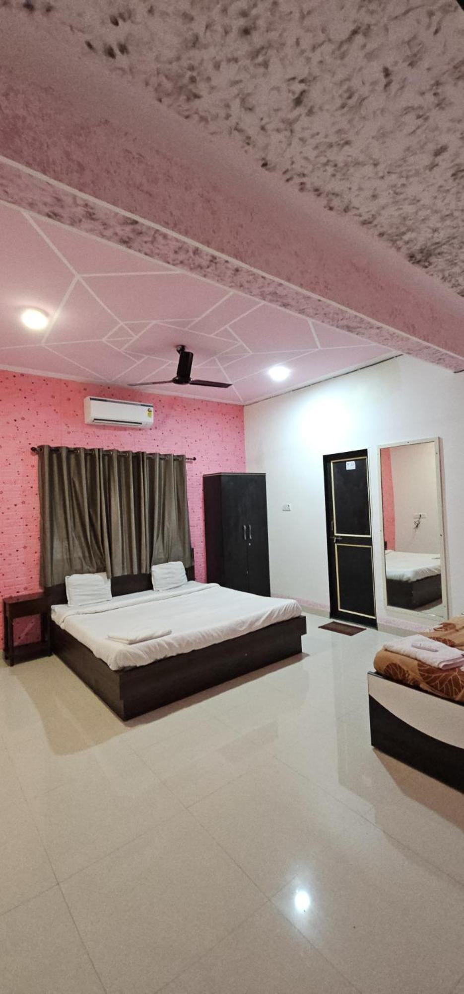 Blue Bell Homestay Lonavla Exterior foto