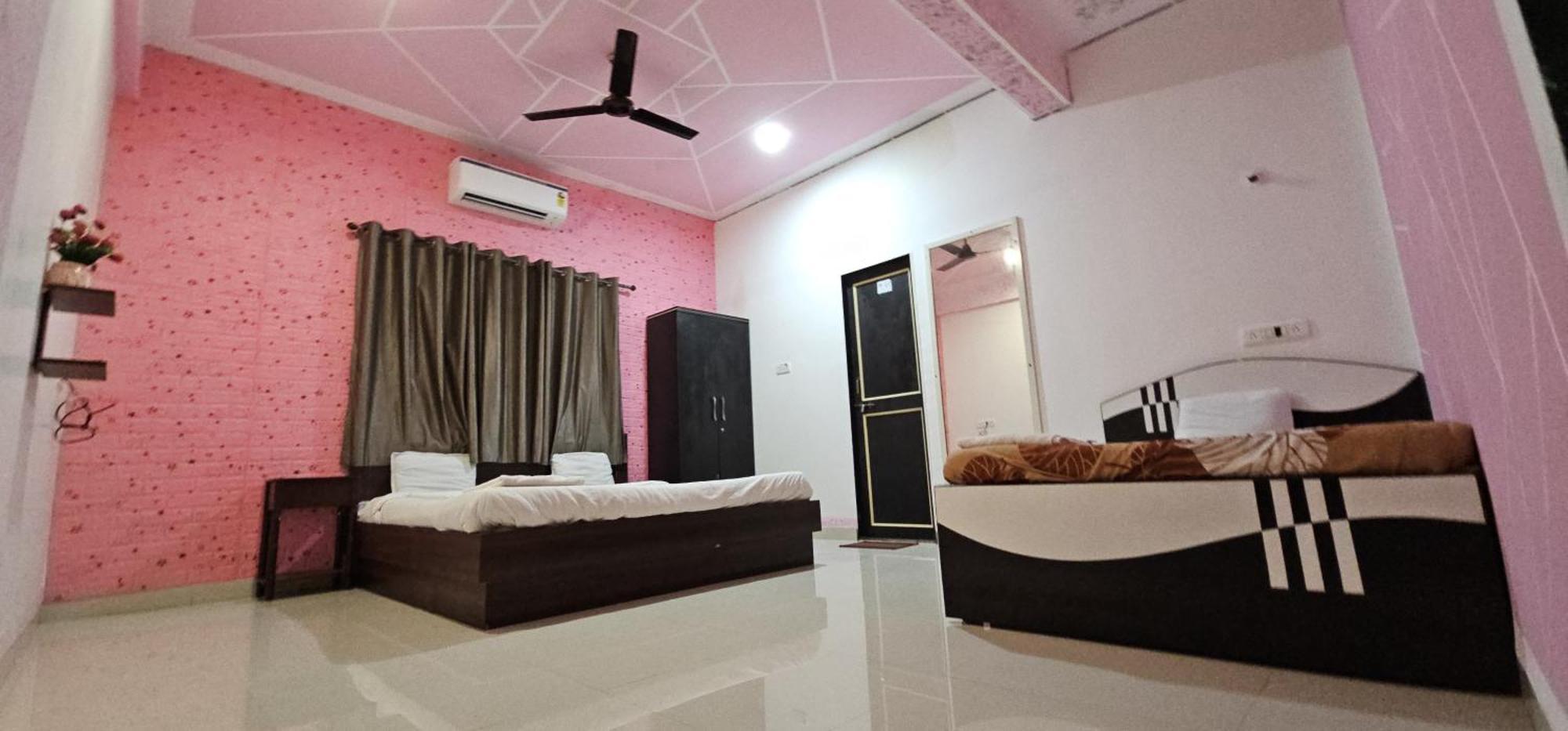 Blue Bell Homestay Lonavla Exterior foto